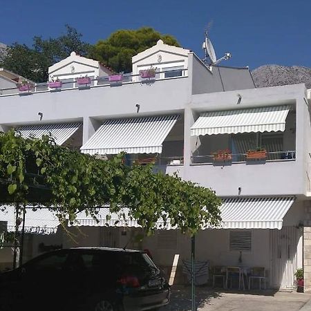 Apartmani Nima Tučepi Eksteriør billede