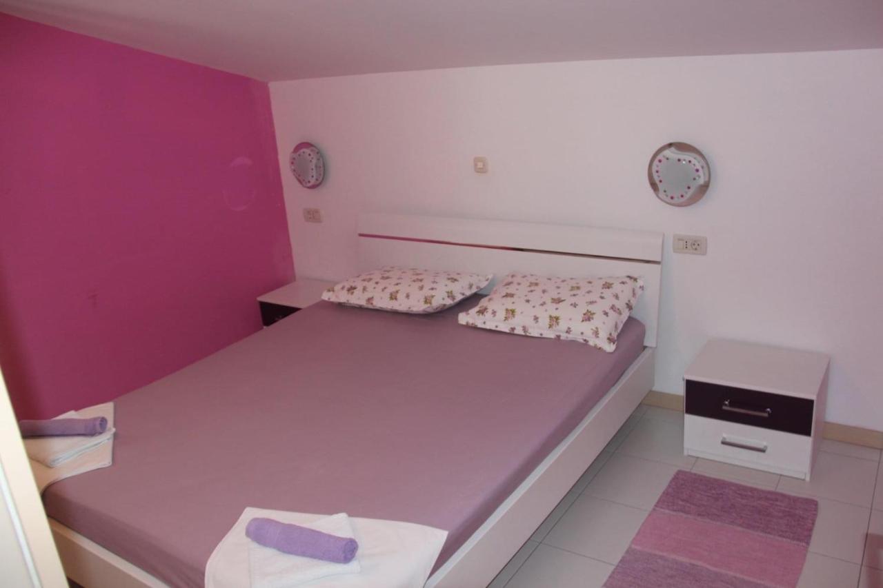 Apartmani Nima Tučepi Eksteriør billede