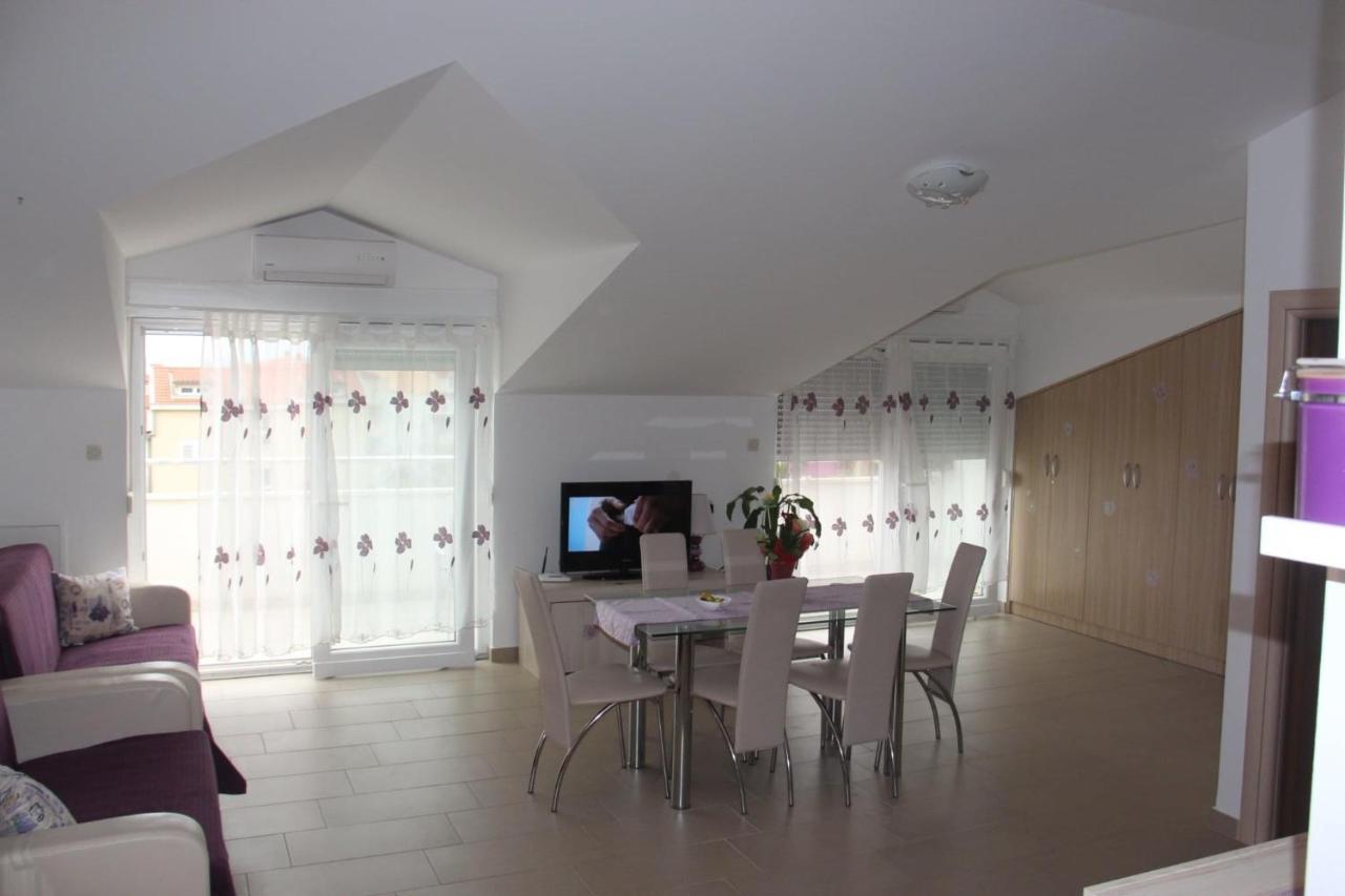 Apartmani Nima Tučepi Eksteriør billede