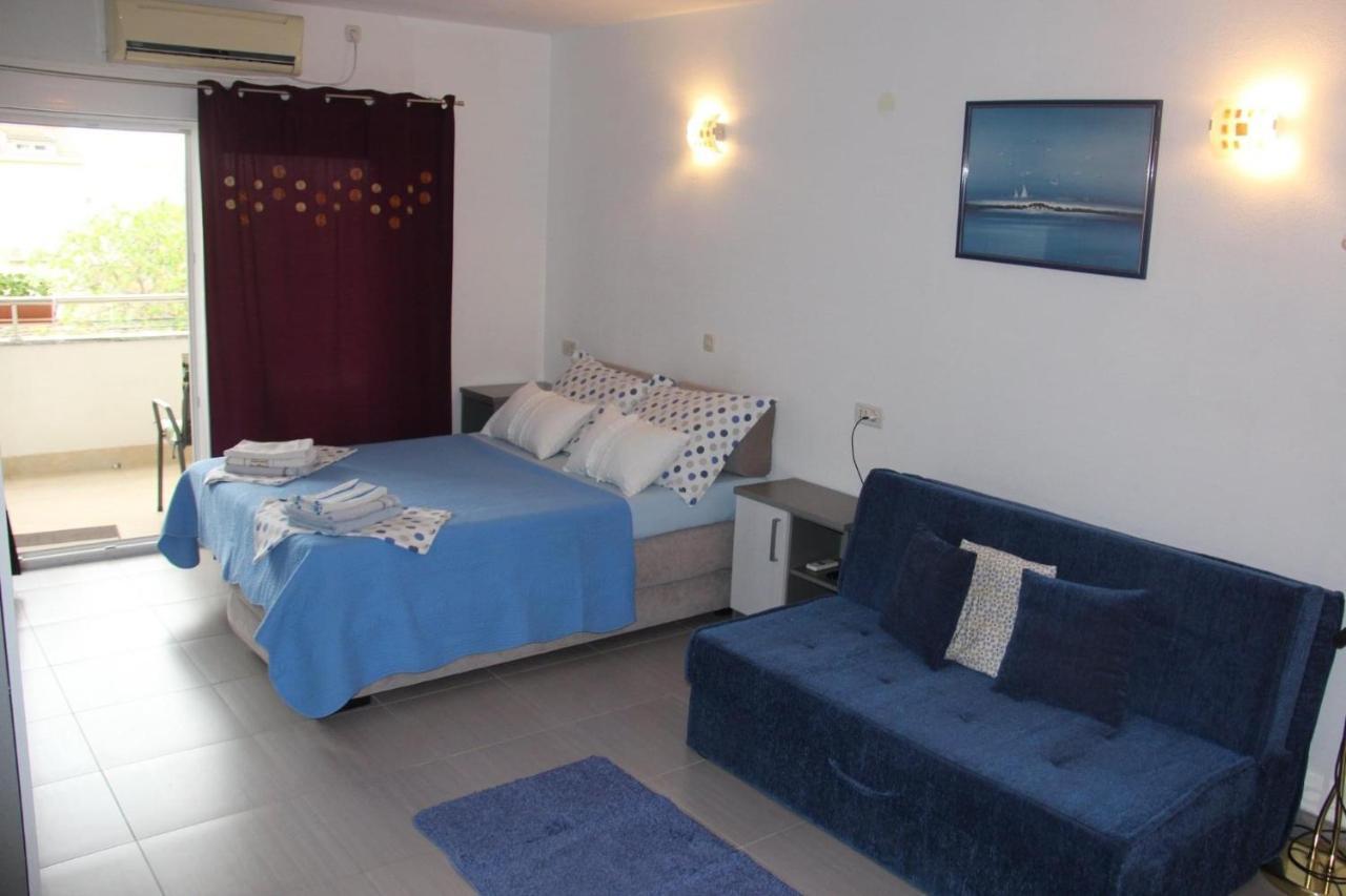 Apartmani Nima Tučepi Eksteriør billede